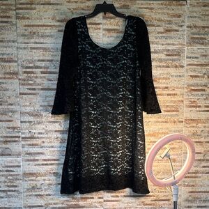 Chic Black Lace Midi Dress